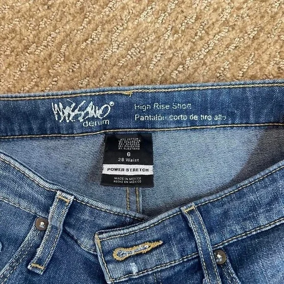 Jean cut off shorts - Picture 2 of 5